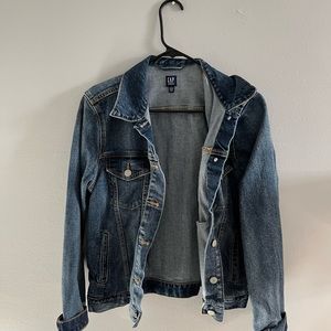 Gap denim jacket never worn. Size L